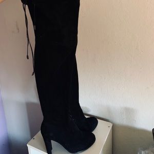 Black suede knees high heeled boots